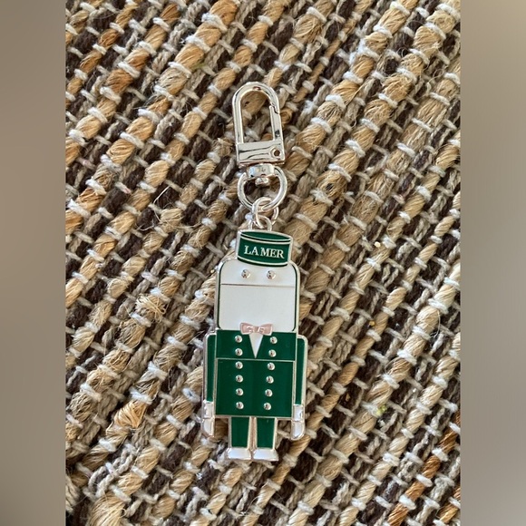 La Mer bundle makeup bag and keychain/ bag charm - Picture 2 of 9